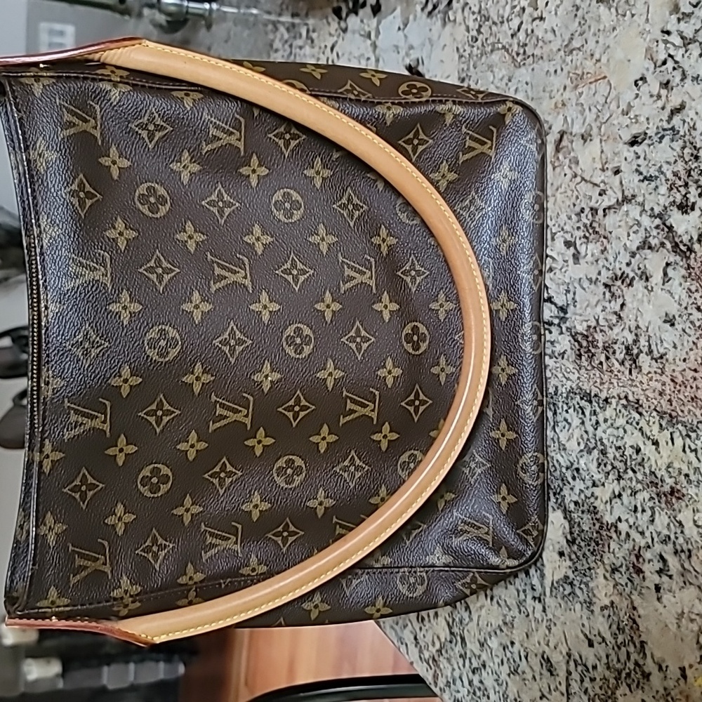 Louis Vuitton Looping GM